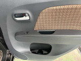 乗り降りもしやすいお車になります。