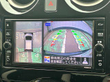 【アラウンドビューモニター】上空から見下ろしているかのような映像で駐車をサポート。安心です。