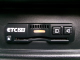 ナビゲーション連動ETC2.0車載器です。料金所のETCレーンへの誘導やナビ画面での利用履歴・料金確認などが可能です。納車前にはセットアップ完了!カードを差し込むだけで、ごり利用いただけます。