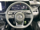 インテリアに合わせたデザインのステアリングは、運転される方のことも考え、運転しやすい形状、大きさです。是非一度、実際に触ってお確かめください。