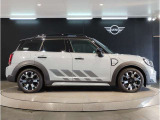 ☆MINIの車の始まりは大人四人がギリギリ乗れるコンパクトな車です!!今となっては3ナンバーですが、もともとは5ナンバーの車でした!!