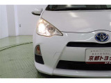 シャープなデザインのヘッドライトは暖色系で対向車にも優しい光のハロゲンです。ハロゲンは熱くなるので雪がライトに積もっても溶かしてくれます。