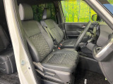運転席シート廻りは使用感も少なく、良好な状態となっています。丁寧に使われていたことがよくわかりますね。