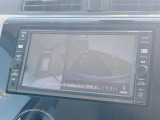 【マルチテレインモニター】車のフロントやサイドのカメラ画像を同時にモニター表示することで、悪路や狭い道を走行時でも周囲の状況確認ができ安心!本格SUVにうれしい装備です♪