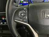 ★ステアリングにはオーディオコントロールスイッチが付いていますので、目線を正面から外すことが無く、また、ステアリングから手を離さずにオーディオ操作ができます.