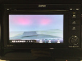 【バックカメラ】運転が苦手な方も車庫入れラクラクです!ギアをリバースに入れれば自動的に切り換わりますので、面倒な操作は不要です♪狭い駐車場もお車を傷つけず安心ですね!