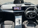 お気に入りのお車があれば、ぜひステアリングを手にしてください。稀少モデルも鋭意取り揃え、幅広いニーズにお応え致します。スタッフ一同皆様のご来店を心よりお待ち申し上げます。