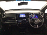 【前方視界】開放的な前方視界!運転がしやすく疲れにくいです♪窓が大きく、見通しがとっても良いおクルマですよ♪