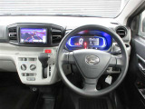 運転席はその車の重要ポイント。ぜひ実際にご乗車ください。お待ちしております。