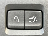 【パワーバックドア】スマートキーや運転席のボタンを押すだけでリアゲートが自動で開閉します!荷物を持っている時や、高い位置にあるバックドアを閉める際に便利な機能です♪