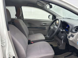 座り心地が良いシートなので長時間の運転でも快適にお過ごしいただけます。新品のフロアマットのご注文も可能です。掲載箇所以外にご希望の写真がございましたらお気軽にお問い合わせ下さい。