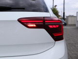 LEDテールランプはダイナミックターンインジケーター(流れるウインカー)