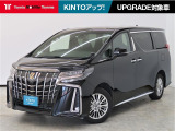 高級車の上質な静粛性と乗り心地があって、居住性の高い3列シートのミニバン、なおかつどこへでも行ける安心感のハイブリッドE-Four。そんな欲張りなこの【アルファード】