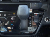 【 シフト 】スムーズなシフトチェンジで快適にお車を操縦していただけます!//
