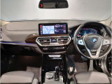 ☆センターパネルを運転席側に僅かに傾けたBMW独特のインパネ☆【駆け抜ける歓び】はここからもスタートしております☆