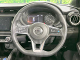 【ステアリングスイッチ】運転中、前方から目線をそらすことなく、オーディオ等の操作が可能な便利機能!安心&快適なドライブを演出してくれます♪