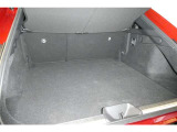 ゆとりある広々とした車内空間は、ドライブを始め買い物やレジャーなど、幅広く活躍します。一人でもみんなとでもお出かけを楽しみましょう!