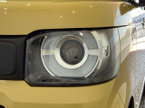 LEDヘッドライトは、点灯の瞬間から最大光量を発揮し、突然暗くなるトンネルなどでの安定感を高めます。