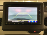 バックでの車庫入れも安心です! リアカメラが付いているバックモニター付のナビを装備しております。操作線もついており距離感も画面から確認できます。