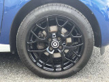 当社の車両は検査員による厳格な検査を行います!機関系はもちろん、骨格部位修復歴や外板パネルの交換歴・板金塗装歴などを十分に確認した上で、基準に達した車両のみを取り扱います!!