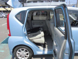 シートを倒してフルフラットに、長い荷物も楽々積み込めます。