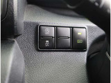 テレビキャンセラーのスイッチがあるので、走行中にテレビを見ることが出来ます。