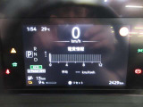 デザイン性に長けており、分かりやすて見やすいスピードメータです。