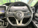 【純正革巻きステアリング】上質な革を使用することで、手にしっかり馴染みとても運転しやすいハンドルです♪