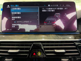 衝突被害軽減ブレーキと車線逸脱警告がついています。