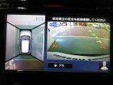 アラウンドビューモニターで車庫入れも空から見ている様に駐車できラクラクです。