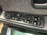 パワーウインドウスイッチのレバー部が欠損していますが開閉操作可能確認済です☆