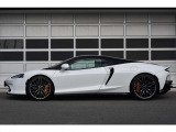 プライバシーガラス ドライバーは、公道とサーキットの両方で質の高いドライビング感覚を得ることが出来ます。