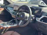 ☆センターパネルを運転席側に僅かに傾けたBMW独特のインパネ☆【駆け抜ける歓び】はここからもスタートしております☆