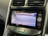 車庫入れもお任せのバックカメラが付いて、後方確認もラクラク♪安全に車庫入れも可能です。便利な機能ですが、バックカメラを過信せず、目視もお忘れなく。