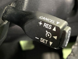【クルーズコントロール】高速道路もラクラク走行。アクセルを離しても一定速度で走行ができ、長距離運転時の負担を軽減!加速・減速も簡単なスイッチ操作で調整できます。