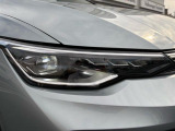 LEDマトリックスヘッドライト「IQ.LIGHT」フロントカメラで対向車や先行車を検知し、マトリックスモジュールに搭載されたLEDを個別に制御することで最適な配光を実現。