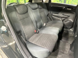 コンパクトカーですが、セカンドシートは十分な広さがあり快適にお乗りいただけます♪シートを倒して大きな荷物を積んだりと、用途の幅が広い1台です。