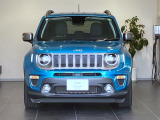 【フロントグリル】7スロットルグリルはJeep伝統の証です。SUVのみにこだわり続けている伝統あるJeep車へお乗り頂いてみてはいかがですか?