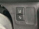 車線逸脱防止装置の「レーンキープアシスト」もついています。万が一のよそ見運転で車線をはみ出しても知らせてくれます♪あると便利な機能ですね!