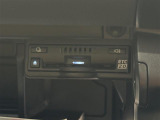 【ビルトインETC2.0】ETCが生まれ変わり、高速道路と車が情報を連携。渋滞の迂回ルートを教えてくれたり、災害時の適切な誘導をしてくれたりと、多彩な情報サービスでさらなる快適なドライブを提供します。