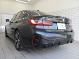 BMW認定中古車は、ドイツ本社と同様の教育・訓練を受けたBMW専門のメカニックが100項目以上のポイントを徹底的にチェックし、整備したうえでご納車させていただきます。