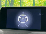 【マツダコネクトナビ】車内の雰囲気にマッチした一体型タイプのナビ。各種車輌設定やBluetooth再生等、様々な機能が楽しめます。直感的なダイヤル操作が可能で、使い勝手も良好です。