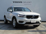 XC40 B4 AWD モメンタム 4WD 