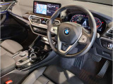 ☆センターパネルを運転席側に僅かに傾けたBMW独特のインパネ☆【駆け抜ける歓び】はここからもスタートしております☆