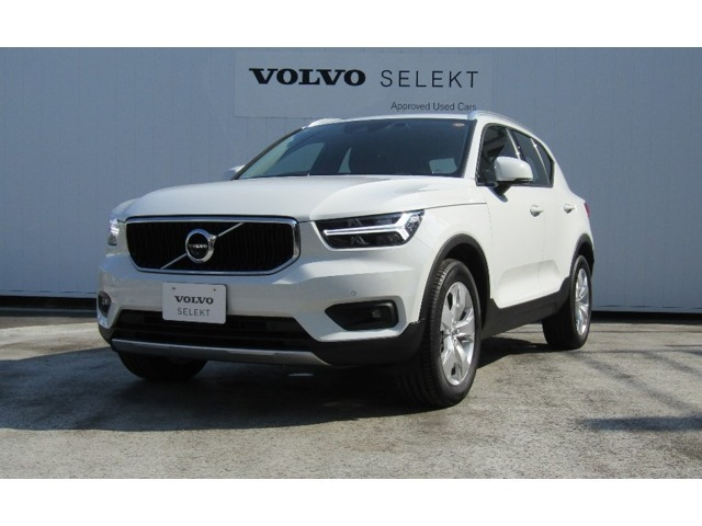 XC40B4 AWD モメンタム 4WD
