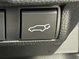 【パワーバックドア】荷物を抱えた状態でもリアゲートの開閉が可能です!お買い物時やアウトドアの際に役立ちますね。