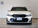 ☆BMWの代名詞とも言える【キドニーグリル】一目見ただけでBMW車であると認識できる確固たるアイコンとして存在感を放ちます☆