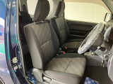 【フロントシート】さまざまな体格の方が快適に運転ができるよう配慮したシートになっております。