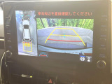 【パノラミックビューモニター】専用のカメラにより、上から見下ろしたような視点で360度クルマの周囲を確認することができます☆死角部分も確認しやすく、狭い場所での切り返しや駐車もスムーズに行えます。