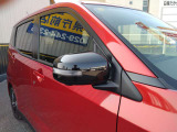 ドアミラ-にウィンカ-ランプ付きで車外からの視認性に優れています♪